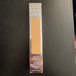 Becca Skin Love Weightless Blur Foundation